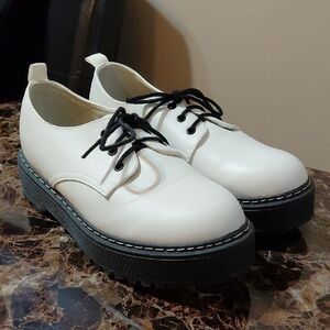 Jellypop Women's Size 11 White Ominous Oxfords Chunky Platform Shoes